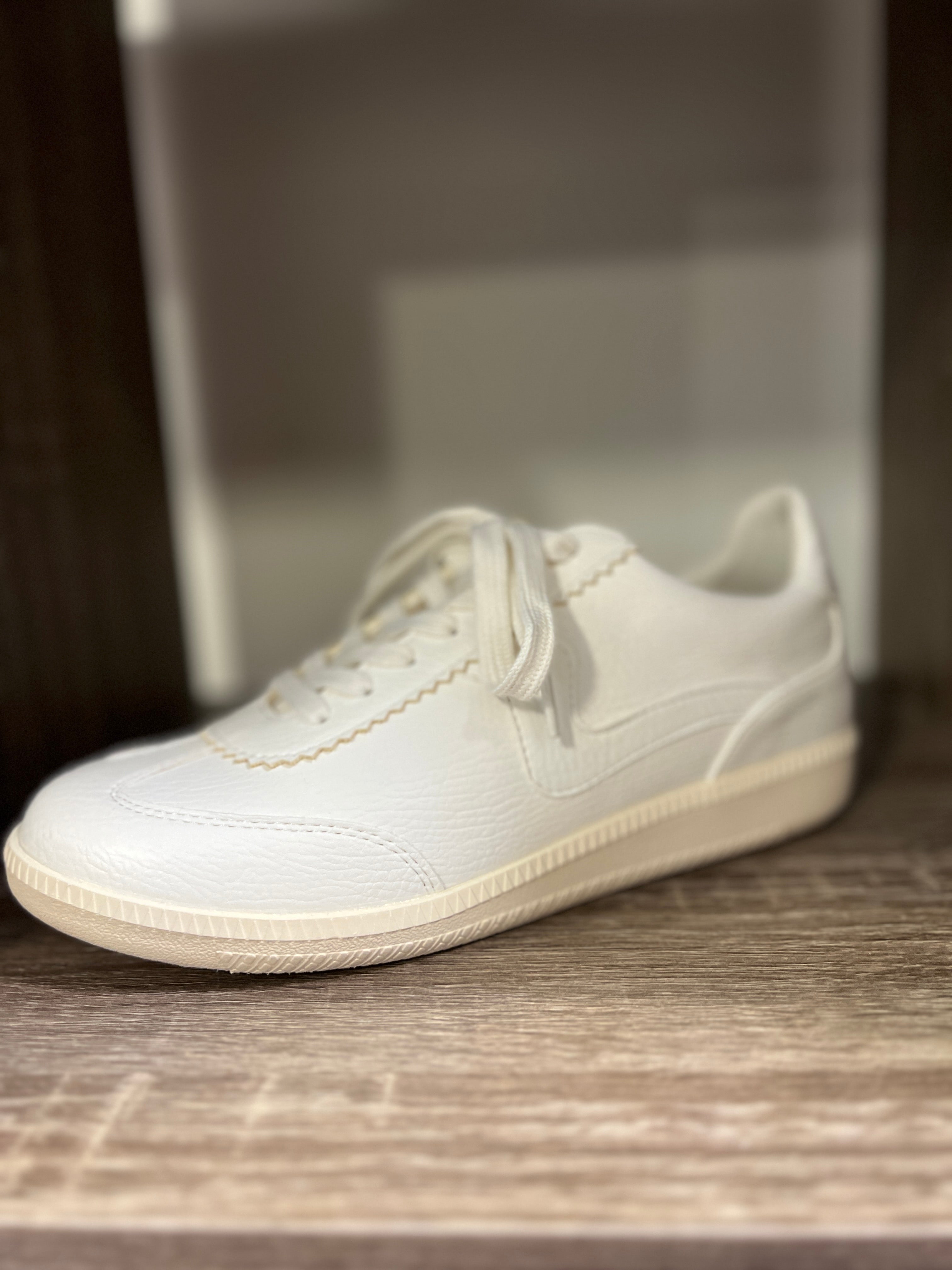 Kyla Sneaker